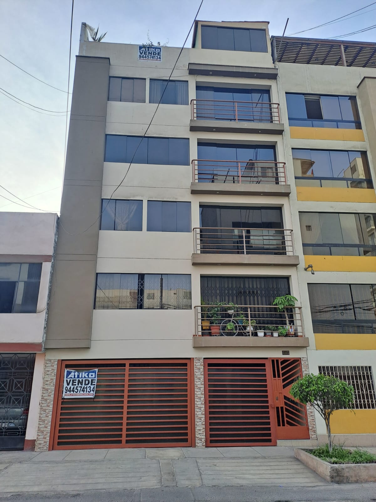 DEPARTAMENTO 80m2 3 DOR 2 BAÑO URB SOL DE ORO – LOS OLIVOS $ 100.000