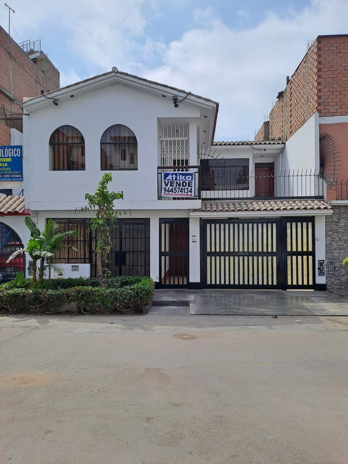 CASA 180 m2 2 PISOS 7 DOR 4 BAÑOS URB. LIMA LOS OLIVOS $ 263.000